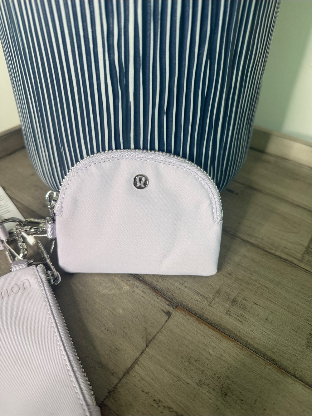 Lululemon dual Pouch Wristlet* Metallic Wordmark - Picture 2 of 7